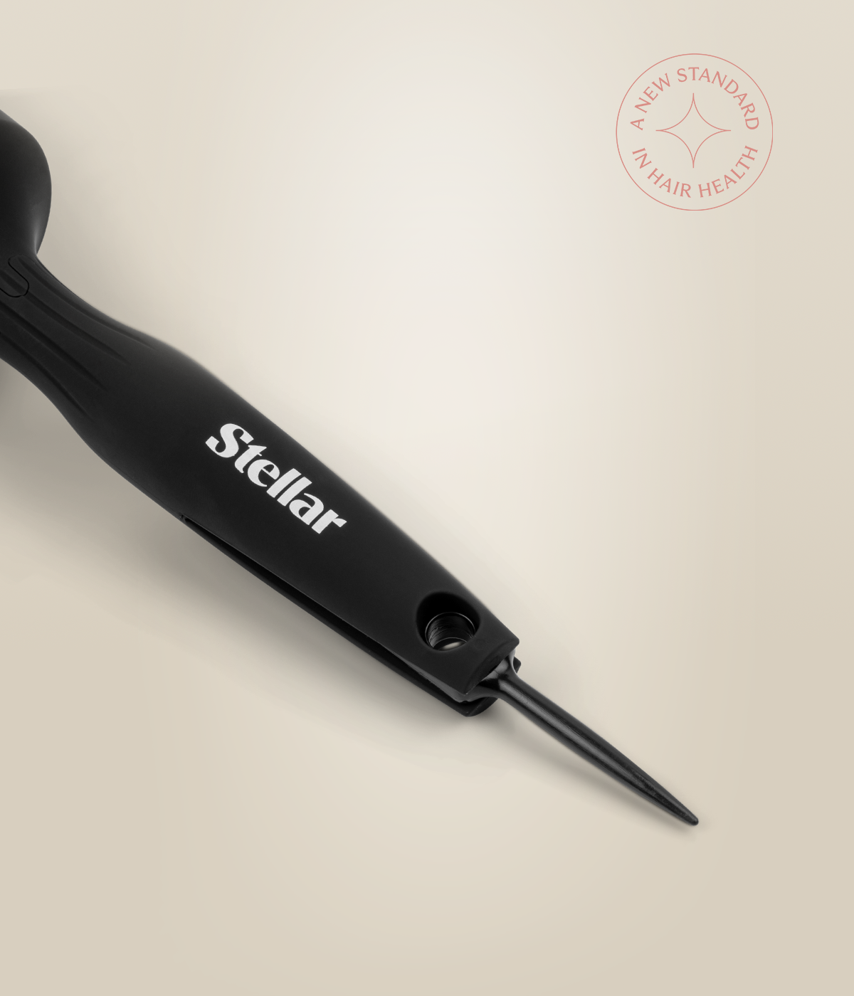 Ceramic barrel on the 33 mm HeatSense Round Brush.